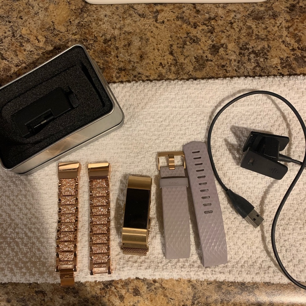 Charge 2 Rose gold Fitbit bundle